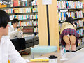 パンチラで誘う小悪魔女子○生の狩り場は図書館！図書館で女子○生のパンチラが見えた！ラッキーと思ったら女子とやたらと目が合う。そして女子○生は