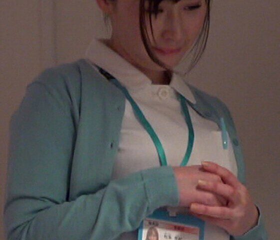 結婚3年目の看護師にギン勃ちチ●ポを見せてフェラ抜き！深夜、性欲に火がついた看護師は声を●して快楽堕ち…！