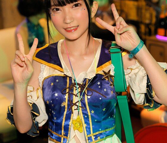 逆転マジックミラー号 渋谷ハロウィン編 「コスプレ女子ななこのSEXをナマで見たくないですか？」大人数に見られているとは知らずに激イキ姿を大胆に披露！