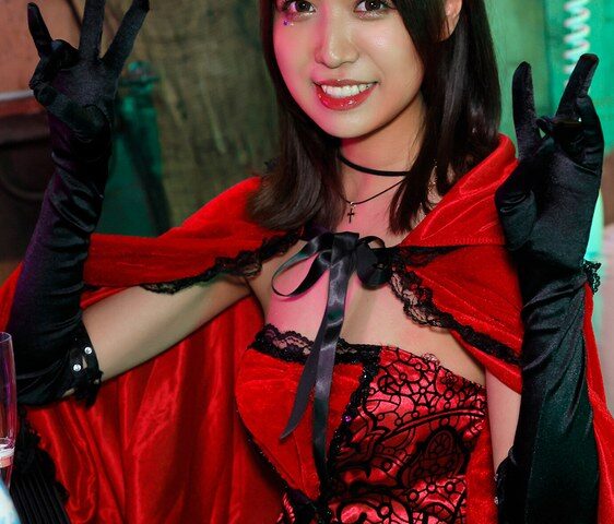 逆転マジックミラー号 渋谷ハロウィン編 「コスプレ女子みなのSEXをナマで見たくないですか？」大人数に見られているとは知らずに激イキ姿を大胆に披露！
