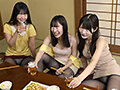 同窓会で酔って無防備になった人妻たち。初恋のアノ女（ヒト）の誘惑パンチラにチ〇ポがビンビン！トイレで廊下で夫の留守宅でラッキーSEXやりまくり！！