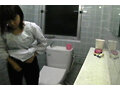 給食センターで働くおばさんのトイレ盗撮 尿検査採取映像2 38人