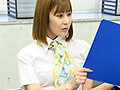女子社員と昼休み中二人っきりになった。黒パンストデカ尻タイトスカートをめくり恥ずかしい格好でみんなが帰ってくる前にHしちゃお！夏川あゆみ
